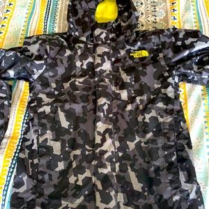 Boys camouflage North Face spring jacket size 7/8